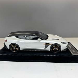 ASTON MARTIN VANQUISH ZAGATO SHOOTING BRAKE 2024 / АСТОН МАРТИН ВАНКВИШ ЗАГАТО БЕЛЫЙ — фото 4