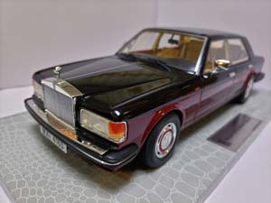ROLLS-ROYCE SILVER SPIRIT 4-DOORS 1985 BLACK/DARK RED / РОЛЛС-РОЙС СИЛЬВЕР СПИРИТ ЧЕРНО-КРАСНЫЙ — фото 4