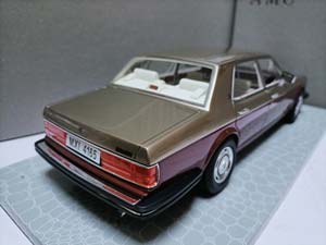 ROLLS-ROYCE SILVER SPIRIT 4-DOORS 1985 GOLDEN/DARK RED / РОЛЛС-РОЙС СИЛЬВЕР СПИРИТ ЗОЛОТИСТО-КРАСНЫЙ — фото 2