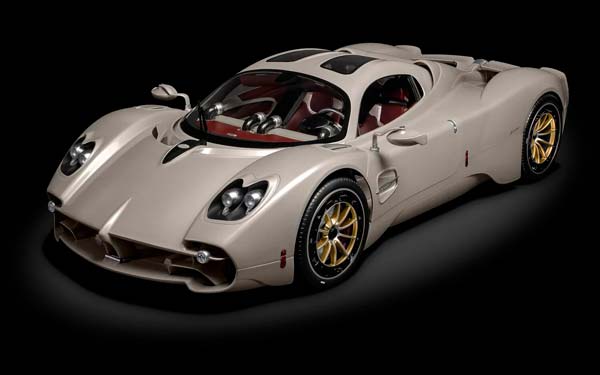 PAGANI UTOPIA COUPE RINASCIMENTO LUCIDO KIT / ПАГАНИ UTOPIA КУПЕ RINASCIMENTO LUCIDO НАБОР