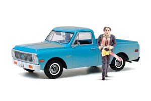 CHEVROLET C-10 ПИКАП 1971 (С ФИГУРКОЙ МАНЬЯКА ИЗ К/Ф ТЕХАССКАЯ РЕЗНЯ БЕНЗОПИЛОЙ)