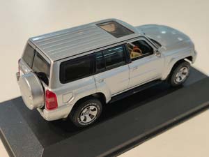 NISSAN PATROL 2005 СЕРЕБРИСТЫЙ (БОКС МОЖЕТ ИМЕТЬ ПОТЕРТОСТИ ИЛИ ТРЕЩИНЫ) — фото 2