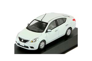 NISSAN TIIDA (LATIO) БЕЛЫЙ ПЕРЛАМУТР