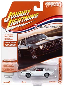PONTIAC FIREBIRD TRANS AM 1977 CAMEO WHITE / BIRD GRAPHICS (БЕЛЫЙ С ПТИЦЕЙ НА КАПОТЕ) (ДЛИНА МОДЕЛИ 6-10 СМ) — фото 3
