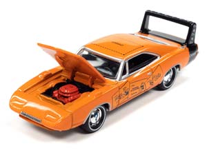 DODGE CHARGER DAYTONA 1969 MONOPOLY ОРАНЖЕВЫЙ В КОМПЛЕКТЕ С ФИШКОЙ ДЛЯ ИГРЫ В ВИДЕ МАШИНКИ (ДЛИНА МОДЕЛИ 6-10 СМ) — фото 3