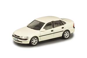 CHEVROLET VECTRA 2.2 GLS 1998 (OPEL VECTRA B) WHITE — фото 13