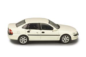 CHEVROLET VECTRA 2.2 GLS 1998 (OPEL VECTRA B) WHITE — фото 8
