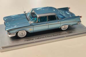 IMPERIAL LEBARON SOUTHAMPTON 4-DOOR 1960 LIGHT BLUE METALLIC LIMITED 162 PCS / ИМПЕРИАЛ ЛЕБАРОН САУТХЭМПТОН 4-DOOR СВЕТЛО СИНИЙ МЕТАЛЛИК ЛИМИТИРОВАННАЯ СЕРИЯ 162 ШТ