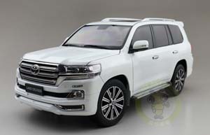 TOYOTA LAND CRUISER 200 2020, WHITE