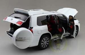TOYOTA LAND CRUISER 200 2020, WHITE — фото 2