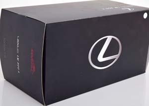 LEXUS LM 300 H, WEIßMETALLIC — фото 3