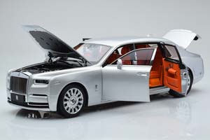 ROLLS-ROYCE PHANTOM VIII 2024 SILVER / РОЛЛС-РОЙС ФАНТОМ 8 СЕРЕБРИСТЫЙ — фото 3