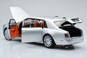 ROLLS-ROYCE PHANTOM VIII 2024 SILVER / РОЛЛС-РОЙС ФАНТОМ 8 СЕРЕБРИСТЫЙ — фото 4