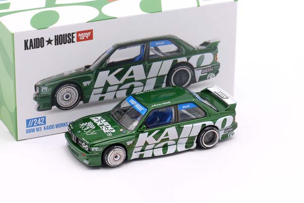 BMW M3 KAIDO WORKS V2 GREEN / WHITE KAIDO HOUSE / БМВ M3 КАЙДО ВЕРКС V2 ЗЕЛЕНЫЙ БЕЛЫЙ ХУСЕ — фото 3