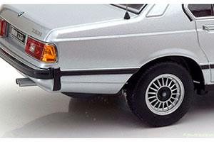 BMW 733I E23 1977 SILVER LIMITED EDITION 1000 PCS — фото 4