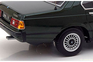 BMW 733I E23 1977 DARKGREEN-METALLIC LIMITED EDITION 1000 PCS — фото 4