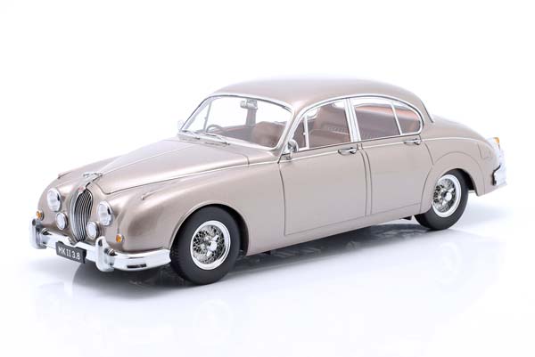 JAGUAR MK II 3.8 RHD 1959 PEARLSILVER