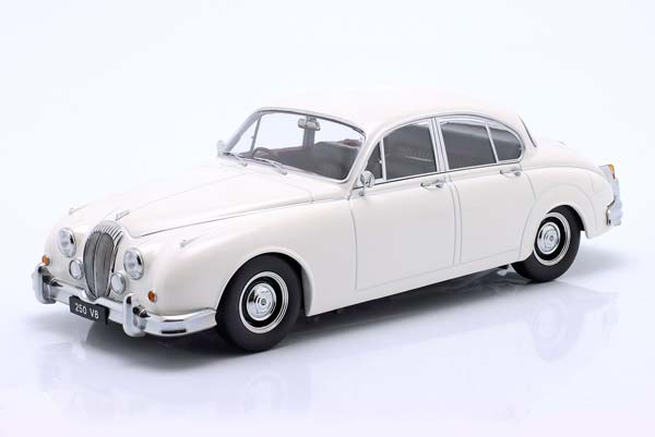 DAIMLER 250 V8 RHD 1962 WHITE