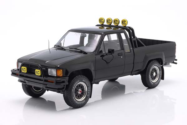 TOYOTA TRUCK EXTRA CAB 4X4 (HILLUX) BACK TO THE FUTURE III 1985 BLACK KK SCALE / ТОЙОТА ГРУЗОВИК ЕКСТРА КАБ 4X4 ХИЛЛУКС БАК ФУТУРЕ 3 ЧЕРНЫЙ КК