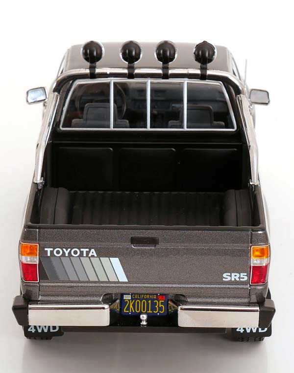 TOYOTA TRUCK XTRA CAB 4X4 (HILUX) 1985 GRAYMETALLIC / WHITE / ТОЙОТА ГРУЗОВИК КСТРА КАБ 4X4 ХИЛУКС ГРАЙМЕТАЛЛИК БЕЛЫЙ — фото 5