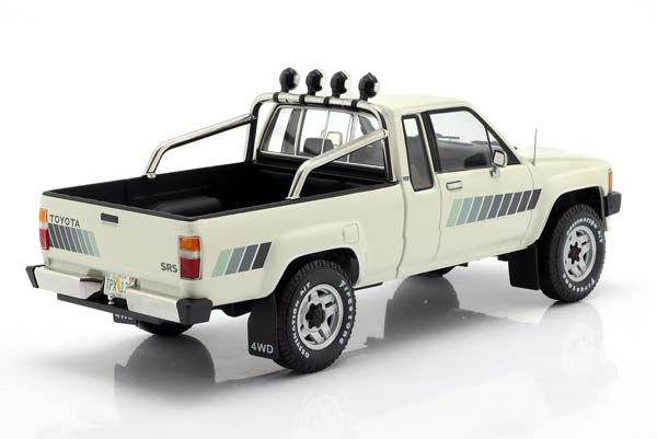 TOYOTA TRUCK XTRA CAB 4X4 (HILUX) 1985 WHITE / ТОЙОТА ГРУЗОВИК КСТРА КАБ 4X4 ХИЛУКС БЕЛЫЙ — фото 2