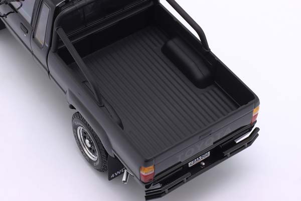 TOYOTA TRUCK XTRA CAB 4X4 (HILUX) BACK TO THE FUTURE II (1989) BLACK / ТОЙОТА ГРУЗОВИК КСТРА КАБ 4X4 ХИЛУКС БАК ФУТУРЕ 2 ЧЕРНЫЙ — фото 5
