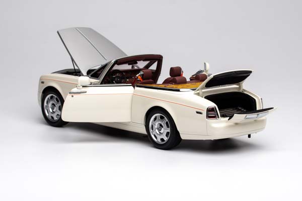 ROLLS-ROYCE PHANTOM DROPHEAD COUPE-CONVERTIBLE 2017 WHITE / РОЛЛС-РОЙС ФАНТОМ КУПЕ-КАБРИОЛЕТ БЕЛЫЙ — фото 5