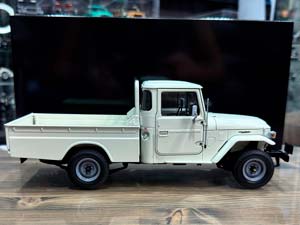 TOYOTA LAND CRUISER 40 PICKUP WHITE / ТОЙОТА ЛЕНД КРУЗЕР 40 ПИКАП БЕЛЫЙ — фото 4