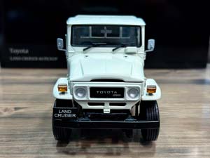 TOYOTA LAND CRUISER 40 PICKUP WHITE / ТОЙОТА ЛЕНД КРУЗЕР 40 ПИКАП БЕЛЫЙ — фото 2