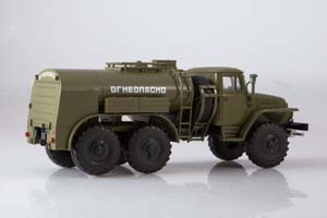 УРАЛЬСКИЙ ГРУЗОВИК БЕНЗОВОЗ ТЗ-5-375 (ЛЕГЕНДАРНЫЕ ГРУЗОВИКИ СССР #10) — фото 2
