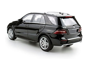 MERCEDES-BENZ ML63 AMG W166 ЧЕРНЫЙ — фото 2