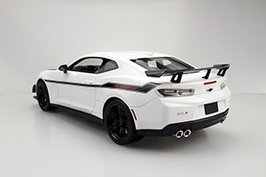 CHEVROLET CAMARO ZL1 1LE HENNESSEY EXORCIST БЕЛЫЙ С ЧЕРНЫМ — фото 2