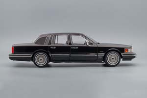 LINCOLN TOWN CAR 1990, BLACK — фото 4