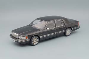 LINCOLN TOWN CAR 1990, BLACK