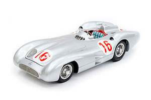 MERCEDES W196R STREAMLINER BODY #16 MONZA GP STIRLING MOSS 1954/55 LIMITED EDITION 4000 — фото 1
