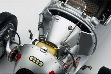 AUTO UNION TYPE C #4 1936 SILVER — фото 11