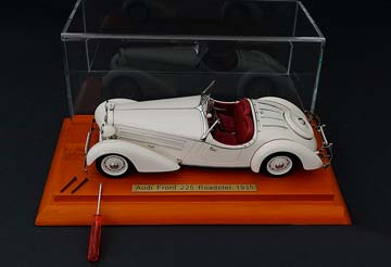 AUDI FRONT 225 ROADSTER 1935 WHITE RED LEATHER ANNIVERSARY MODEL-100 YEARS OF AUDI- SPECIAL EDITION 50 PIECES — фото 6