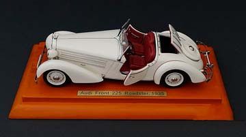 AUDI FRONT 225 ROADSTER 1935 WHITE RED LEATHER ANNIVERSARY MODEL-100 YEARS OF AUDI- SPECIAL EDITION 50 PIECES — фото 8