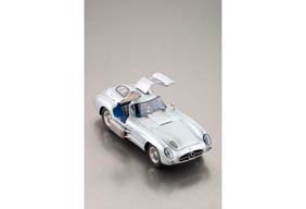 MERCEDES 300 SLR UHLENHAUT COUPE WITH MUFFLER (BLUE INTERIOR) 1955 SILVER — фото 16