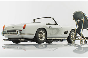 FERRARI 250 GT SWB CALIFORNIA SPYDER 1961 SILVER LIMITED EDITION 2500 PCS. (HARD TOP INCLUDED) — фото 2