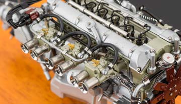 ASTON MARTIN DB4 GT ENGINE WITH SHOWCASE 1961 — фото 4