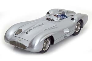 MERCEDES W196R HANS HERRMANN SIGNATURE 1954 SILVER LIMITED EDITION 300 PCS — фото 5