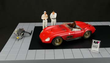 MASERATI 300S DIRTY HERO 1955 RED INCLUDING ENGINE 2 FIGURINES MINIATURE AWARD AND EXCLUSIVE SHOWCASE CMC BUNDLE LIMITED EDITION 1000 PCS. — фото 5