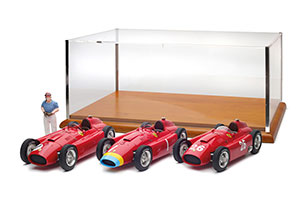 FERRARI LUCKY SET 2018 FANGIO: FERRARI D50 LONG NOSE GP GERMANY #1 FANGIO + FERRARI D50 SHORT NOSE GP ENGLAND #1 FANGIO + FERRARI D50 SHORT NOSE GP ITALY #26 COLLINS/FANGIO + SHOWCASE + FANGIO FIGURINE LIMITED EDITION 200 PCS. — фото 3
