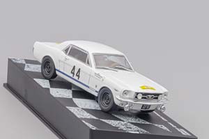 FORD MUSTANG #44 HENRI GREDER - MARIE-CLAUDE BEAUMONT, VAINQUEURS DE RALLYE 26 — фото 3