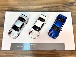 NISSAN SKYLINE GT-R R34 NISMO CUSTOMIZED 3 CAR SET SILVER/WHITE/BLUE / НИССАН СКАЙЛАЙН GT-R R34 NISMO КАСТОМНАЯ ВЕРСИЯ НАБОР ИЗ 3 МОДЕЛЕЙ СЕРЕБРИСТЫЙ/БЕЛЫЙ/СИНИЙ — фото 9