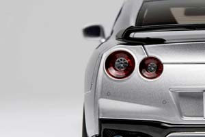 NISSAN GT-R R35 TRACK EDITION ENGINEERED BY NISMO T-SPEC 2022 ULTIMATE MEDAL SILVER / НИССАН GT-R R35 ТРЕКОВАЯ ВЕРСИЯ РАЗРАБОТАНО NISMO T-SPEC ULTIMATE MEDAL SILVER — фото 5