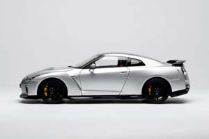 NISSAN GT-R R35 TRACK EDITION ENGINEERED BY NISMO T-SPEC 2022 ULTIMATE MEDAL SILVER / НИССАН GT-R R35 ТРЕКОВАЯ ВЕРСИЯ РАЗРАБОТАНО NISMO T-SPEC ULTIMATE MEDAL SILVER — фото 2