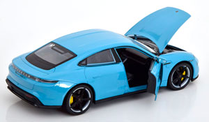 PORSCHE TAYCAN 2020 LIGHTBLUE-METALLIC — фото 4