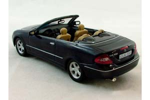 MERCEDES-BENZ CLK 350 CONVERTIBLE (2005), MERCEDES-BENZ OFFIZIELLE MODELL-SAMMLUNG 31, ТЕМНО-СИНИЙ — фото 6
